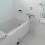 窓付きの明るい浴室　自動お湯張り　追い炊き機能付き(風呂)